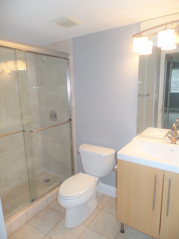 Building Photo - 2881 N Oakland Forest Dr