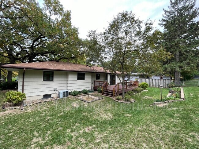 Building Photo - 6240 Jupiter Rd NE