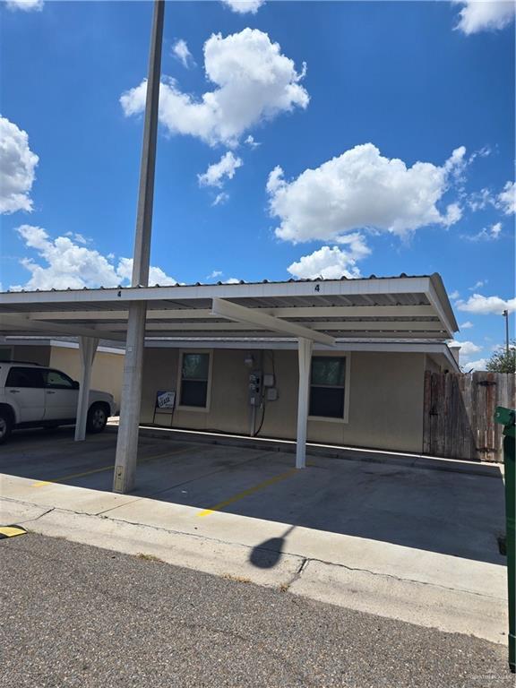 Building Photo - 14 N Ebony St