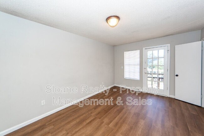 Building Photo - 296 Fleming Rd