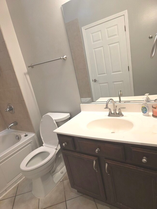 Building Photo - 736 S Kedzie Ave