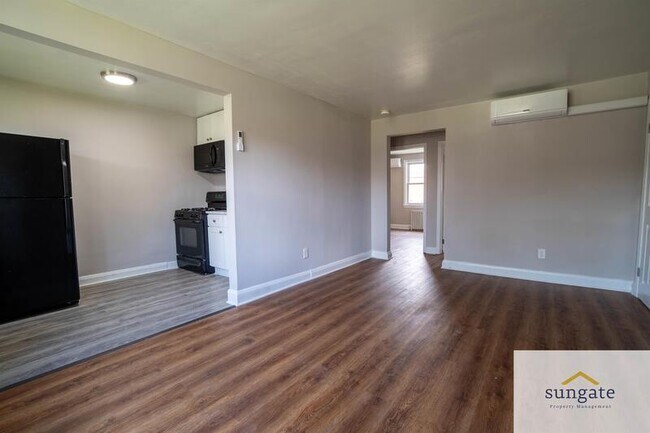 Building Photo - 1410 Dartmouth Ave