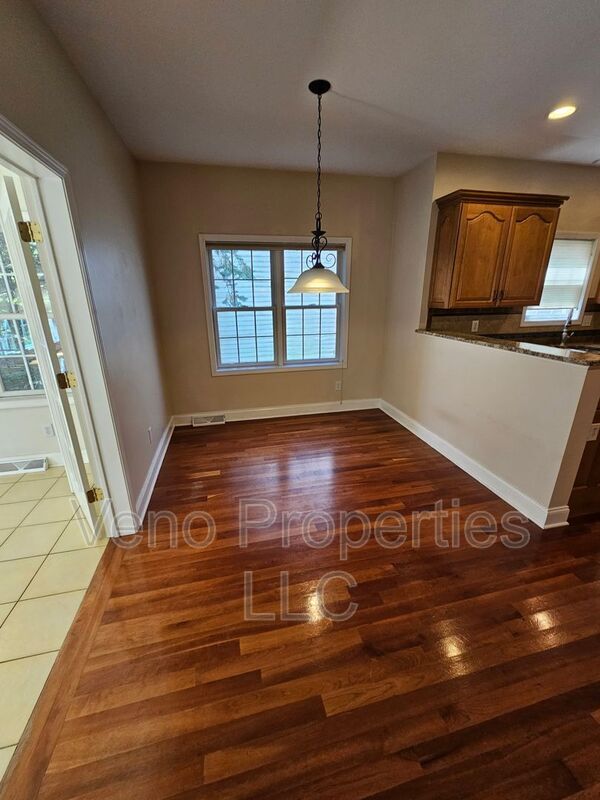 Building Photo - 5 Brighton Ct
