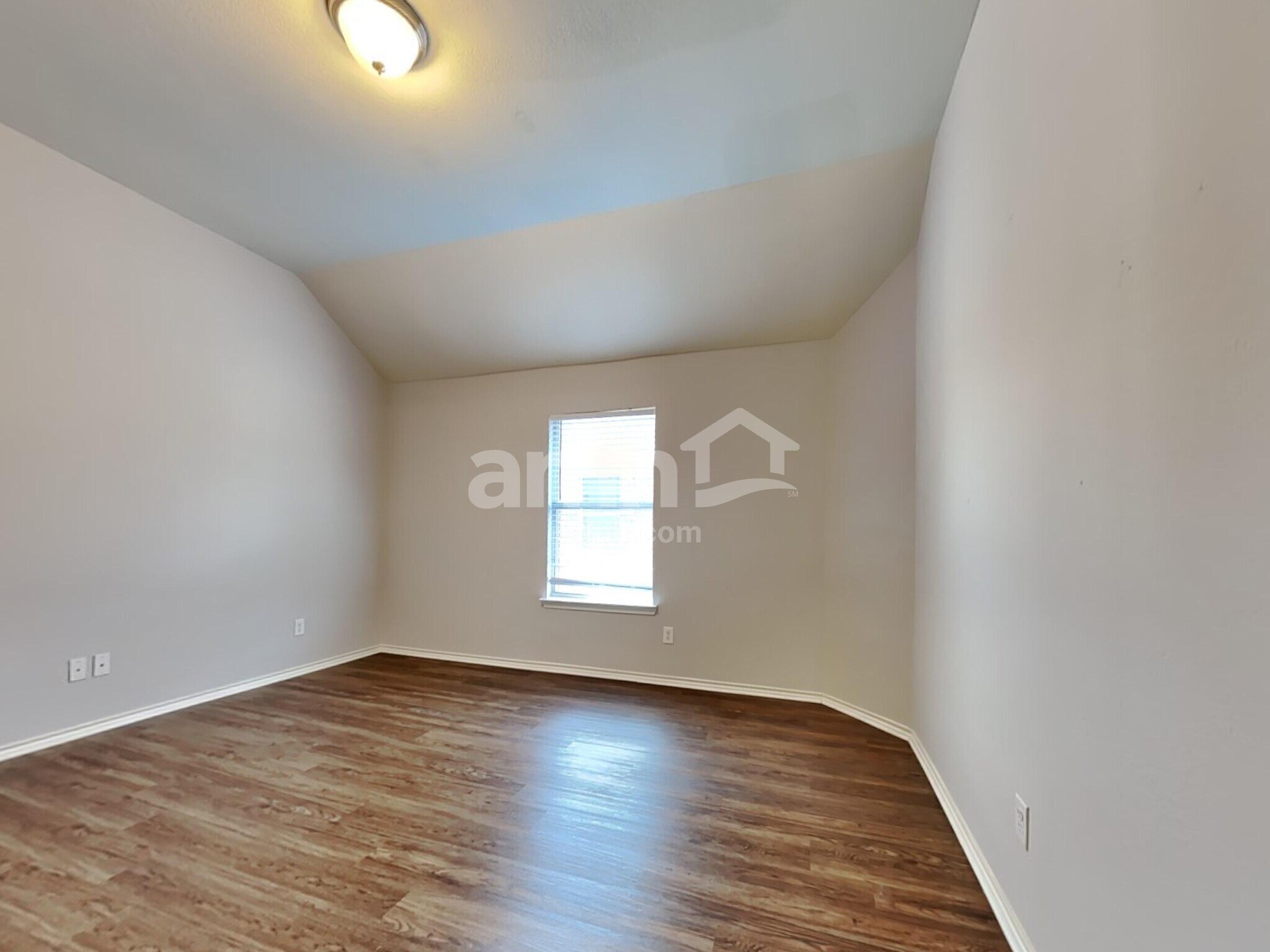 Building Photo - 2319 Merlin Dr