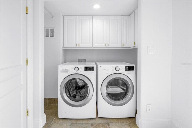 Building Photo - 1355 Pinellas Bayway S