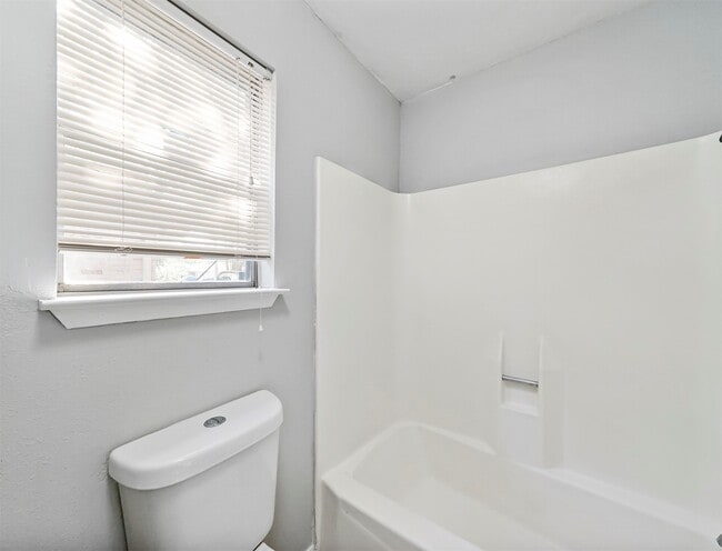 Building Photo - 22626 Leedstown Ln