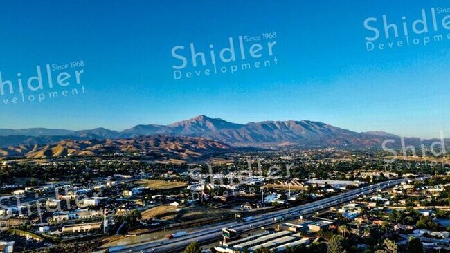 Building Photo - The Bridge House - 2 Bed 1 Bath with Uncompromising Views