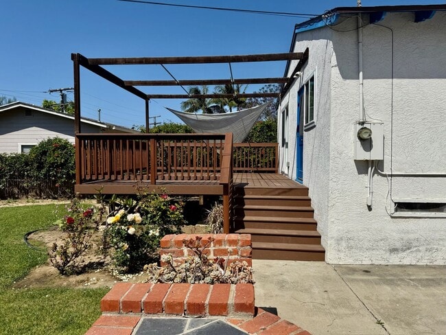 Building Photo - 4 Bed 2 Bath Home with Large Yard in Pacific Beach!