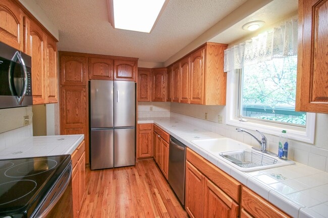 Building Photo - Pet friendly Jacksonville Home!!!