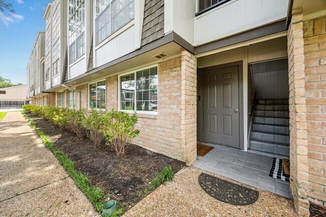 Building Photo - 12633 Memorial Dr