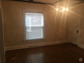 Building Photo - 820 Cranberry St