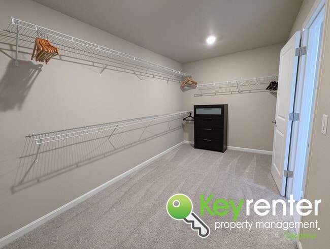 Building Photo - Spacious Northeast Tacoma 3 Bedroom Home for Rent Near Browns Point