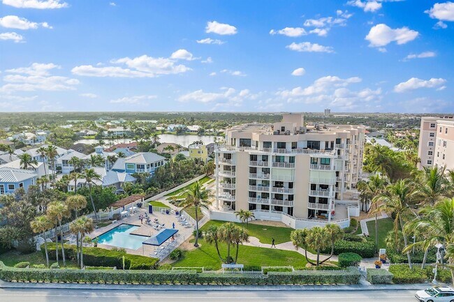Building Photo - 176 Helios Dr