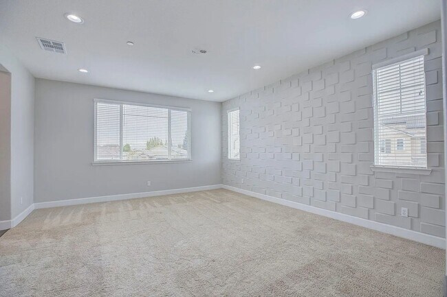 Building Photo - 1606 Lion St