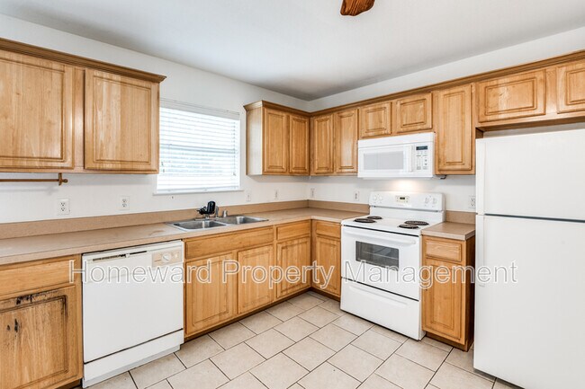 Building Photo - 204 Gerrish St