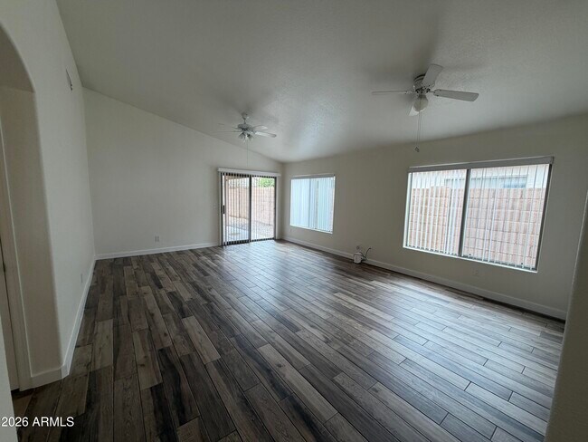 Building Photo - 12710 W Ash St