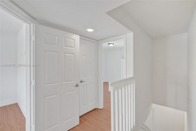 Building Photo - 990 NW 78th Ave