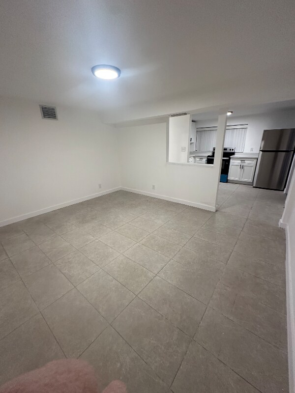 Building Photo - 731 SW 8th Ave