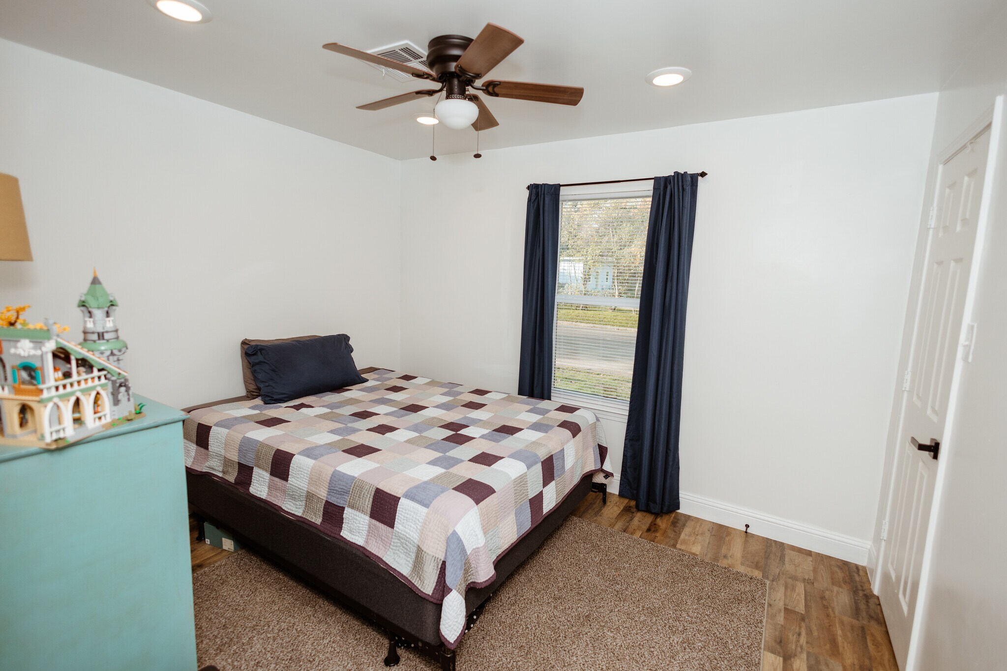 Building Photo - 3836 Leland Ave