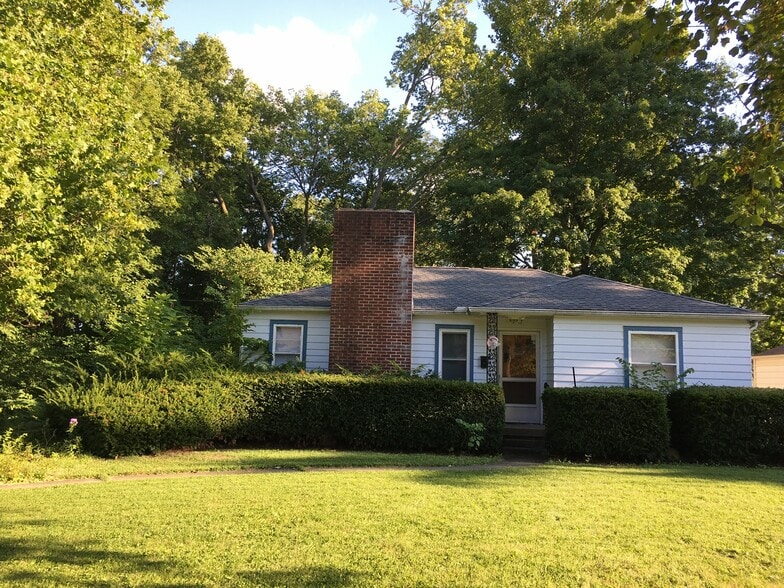 Building Photo - 1119 Hillcrest Rd