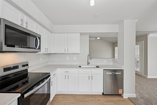 Building Photo - 10990 West Rd