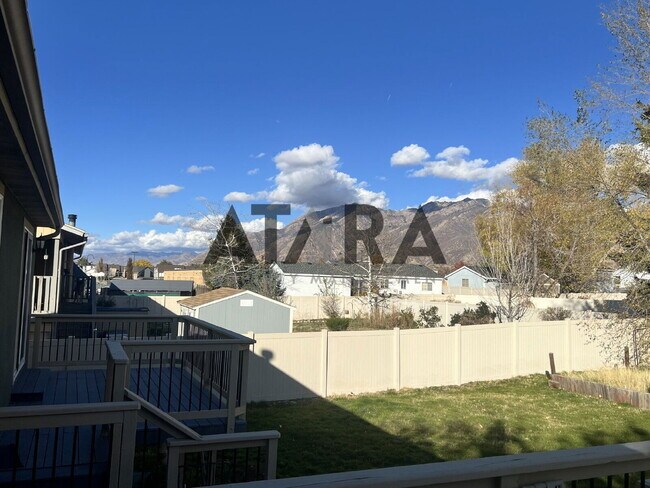 Building Photo - 9111 Parakeet Dr