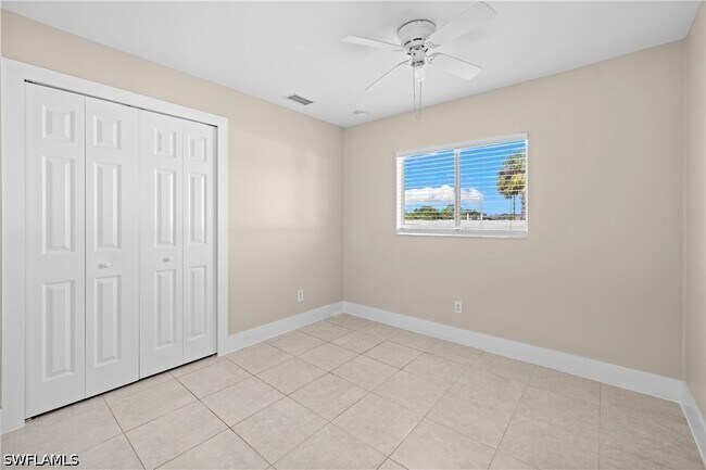 Building Photo - 909 Jaguar Blvd
