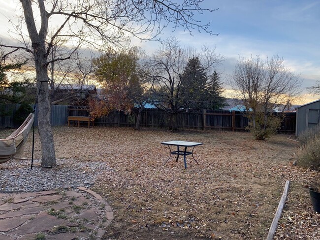 Building Photo - Spacious Tri-Level Home in West Fort Collins