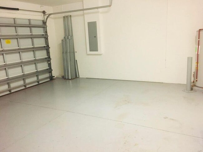 Building Photo - 9555 Phipps Ln