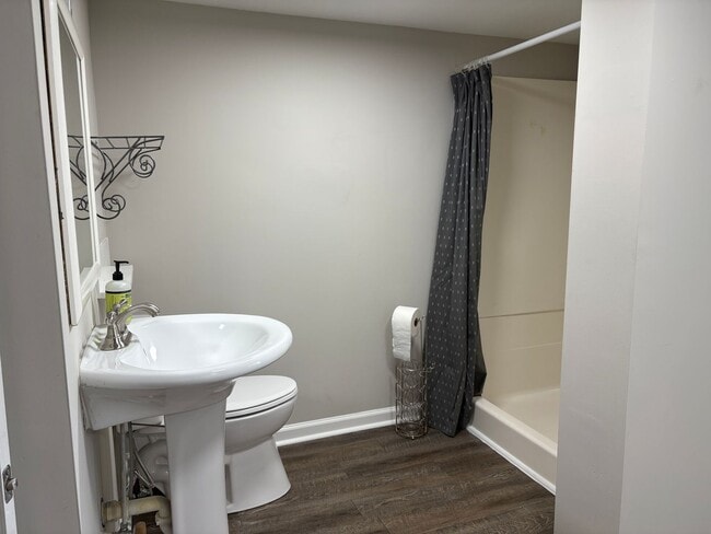 Building Photo - 3 Bedroom, 3 Bathroom House in Winston-Salem!
