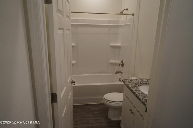 Building Photo - 153 Oakcrest Ave NE