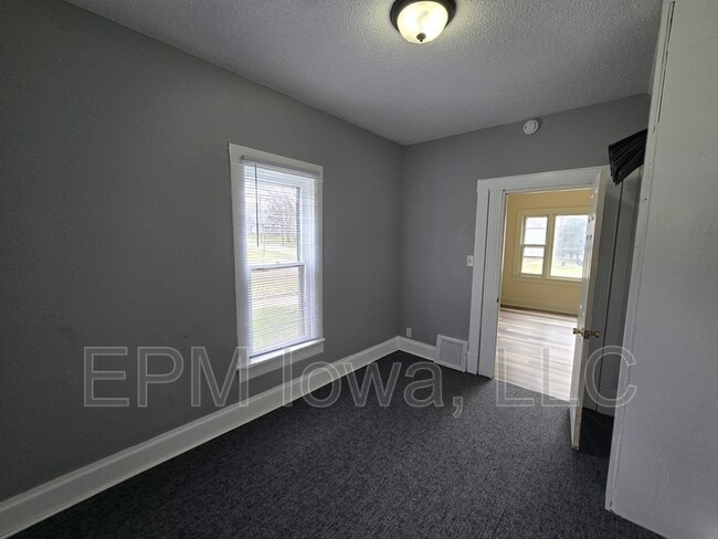 Building Photo - 823 Glenwood St