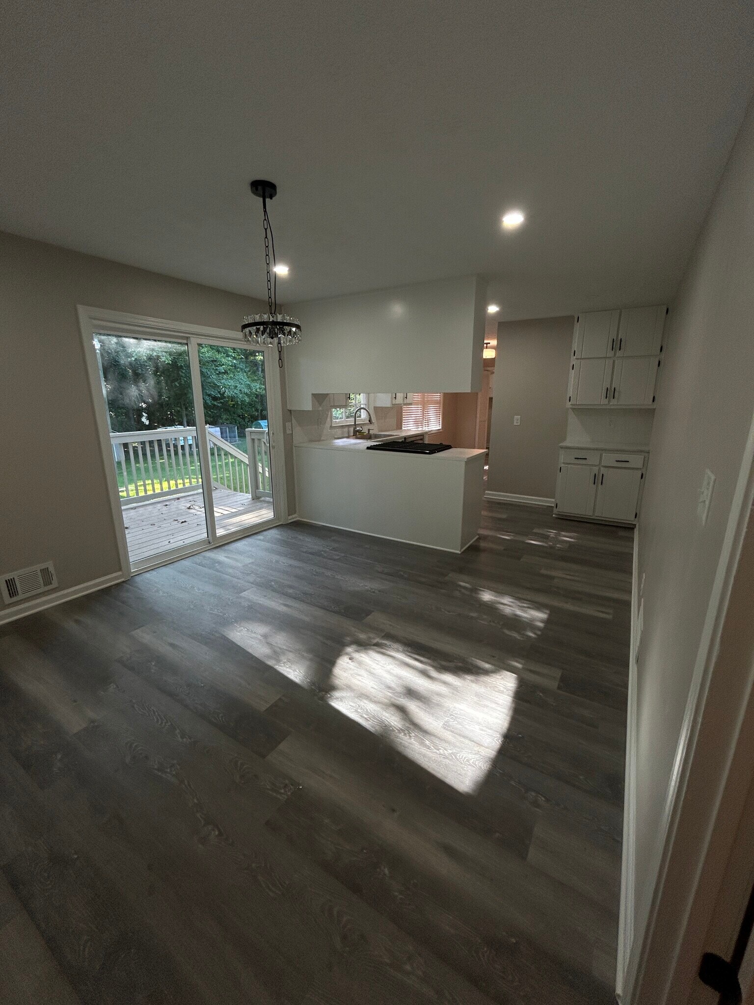 Building Photo - 140 Oakhurst Dr