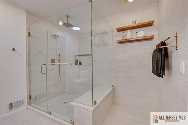 Building Photo - 403 Somerset Ct