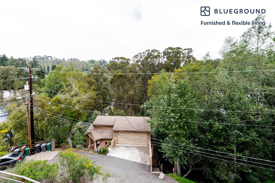 Building Photo - 6380 Westover Dr