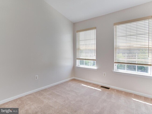 Building Photo - 6704 Dorothy Giles Ct