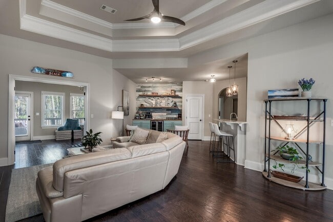 Building Photo - 187 Tropical Breeze Dr