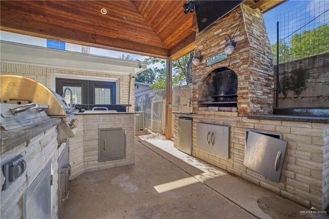 Building Photo - 16 Chaparral