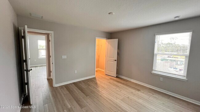 Building Photo - 5009 Sunnytime St