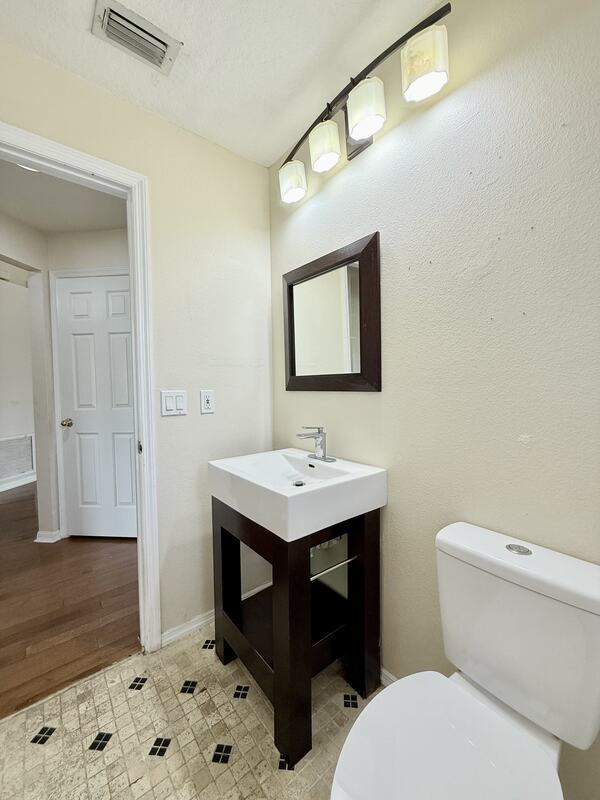 Building Photo - 27519 Sky Lake Cir