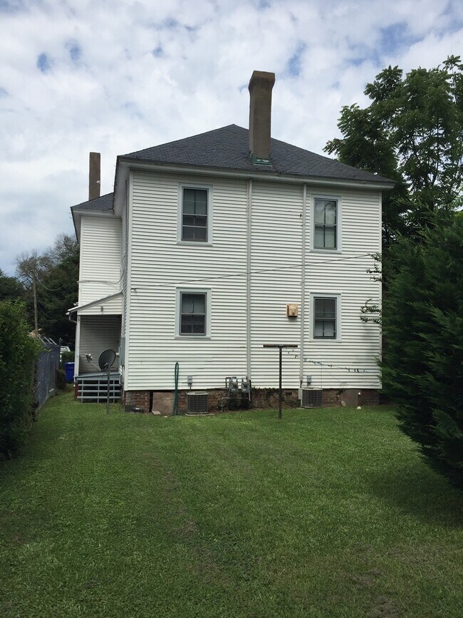 Building Photo - McCarty_Broad St Duplex_505-507