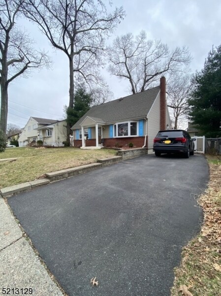 Building Photo - 53 Oneida Ave
