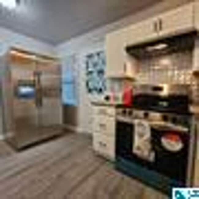 Building Photo - Charming 4 Bedroom, 1 Bathroom house