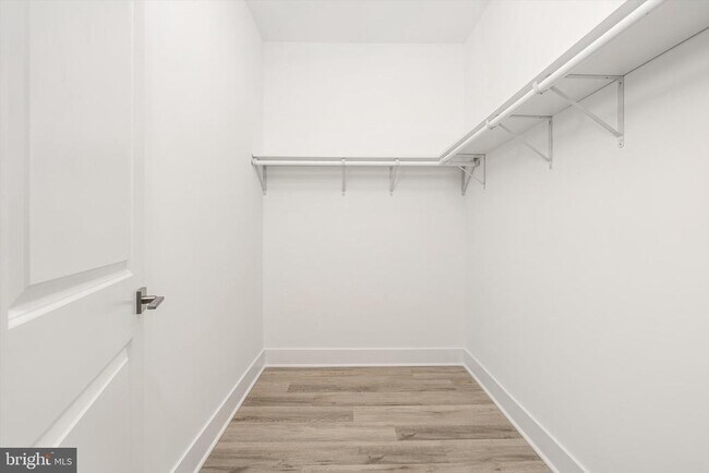 Building Photo - 4403 Thompson Dr