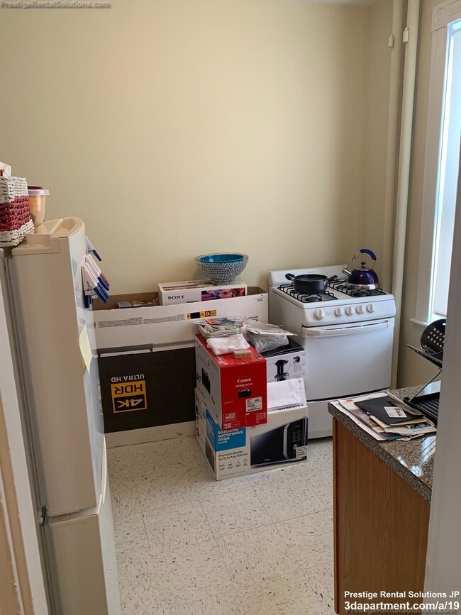 Building Photo - 91 Gordon St