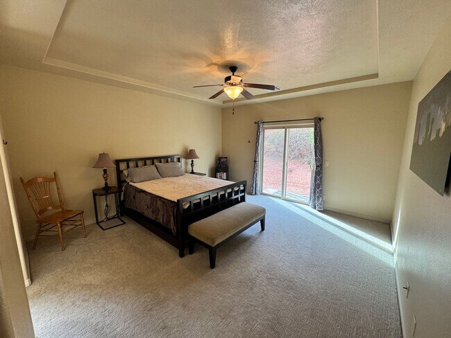 Building Photo - Short Term Fully Furnished Rental! Available May 1st - October 31st!
