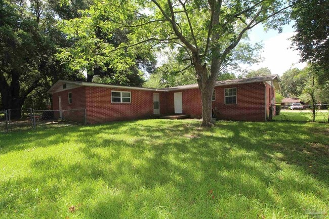 Building Photo - 610 Herschel St