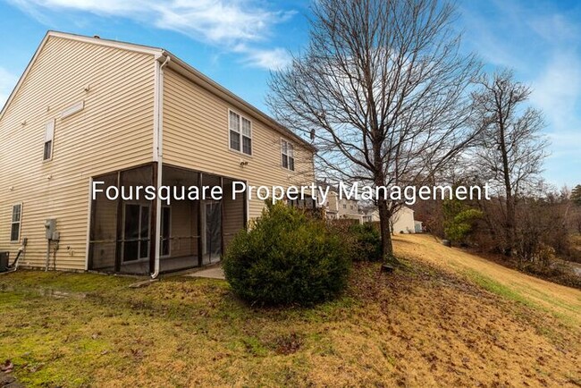 Building Photo - End Unit Townhome| Back Screened Porch |Co...