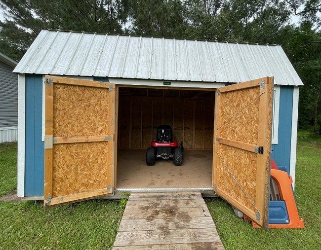 Building Photo - 161 Burr Rd