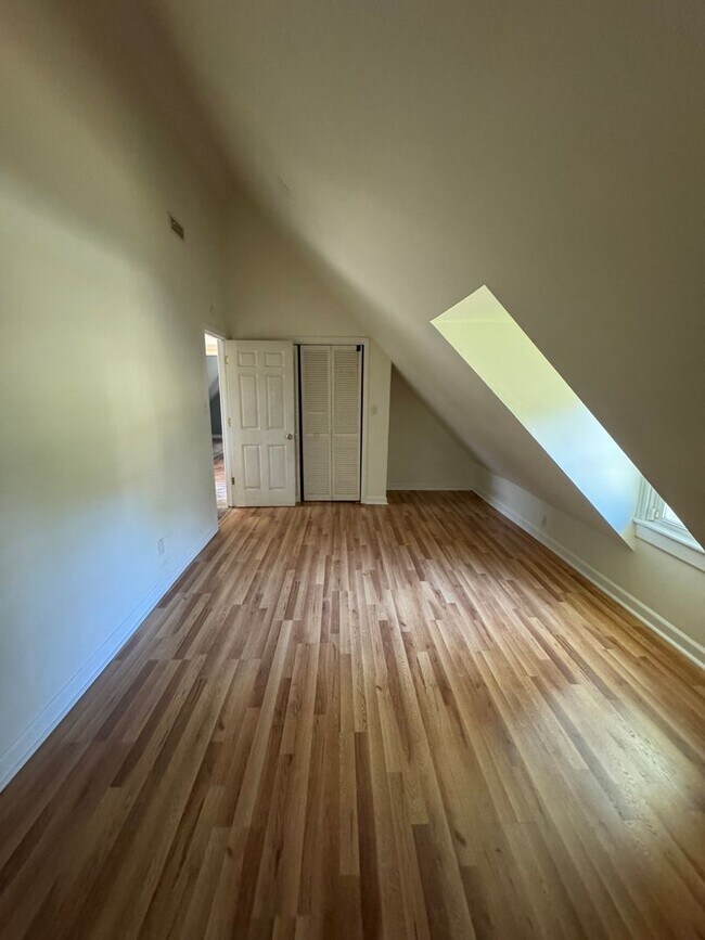 Building Photo - 207 Edgemont Ave
